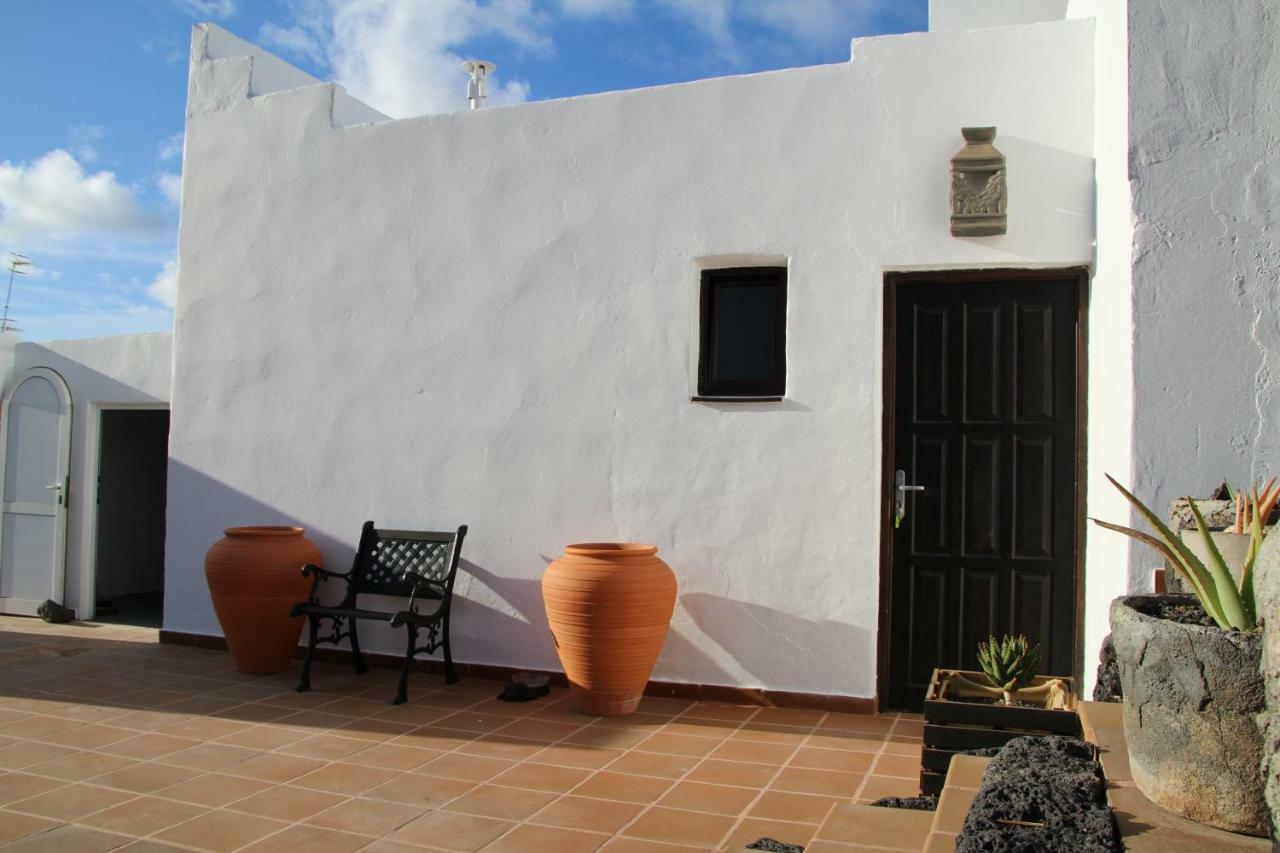 Casa Caldera Guiguan Vila Tinajo Exterior foto